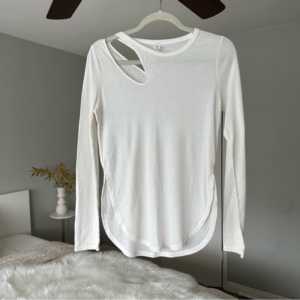 Alo open shoulder top ribbed peak long sleeve